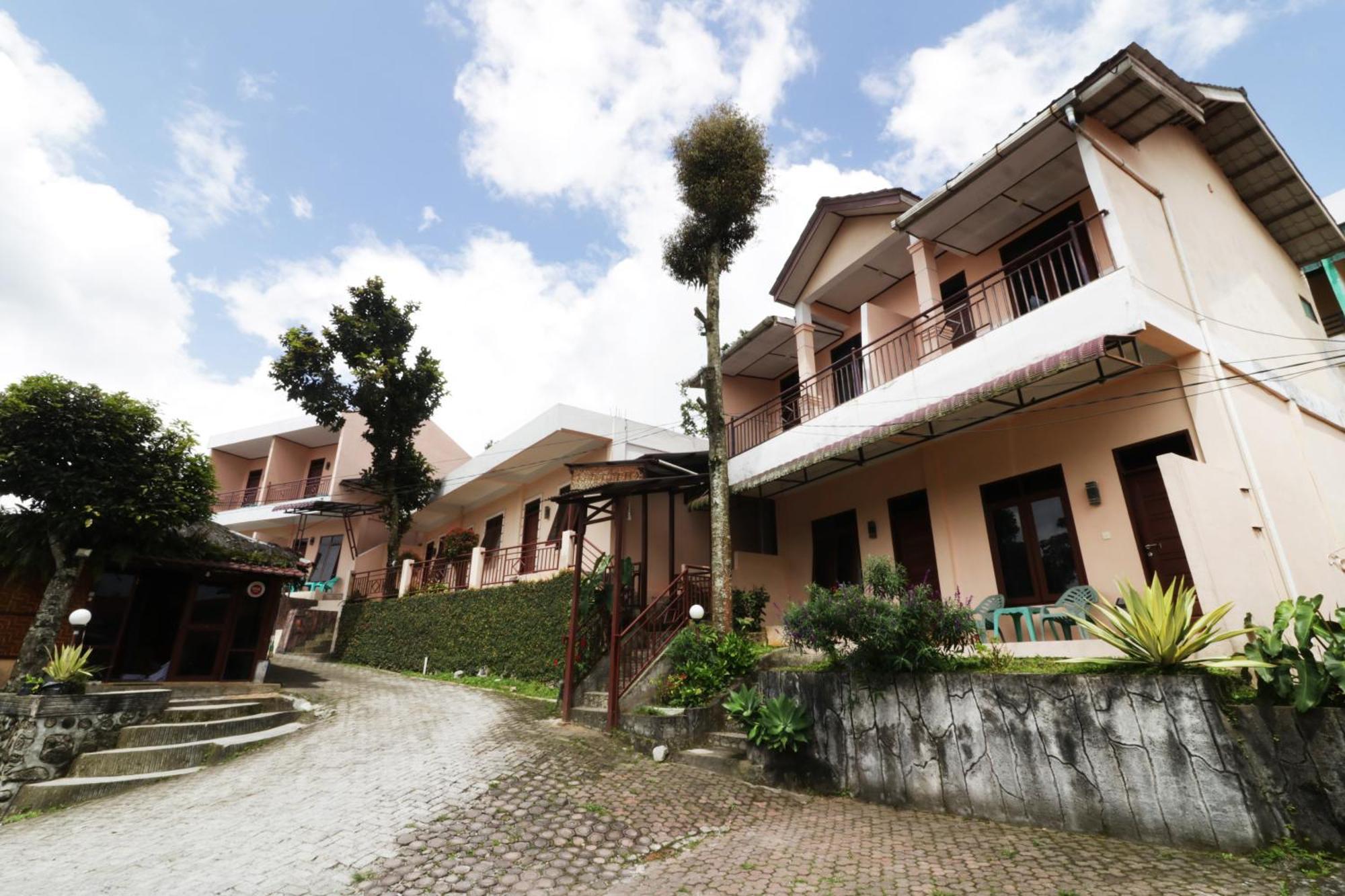 Villa Keluarga Bre Batunanggar Berastagi Kültér fotó