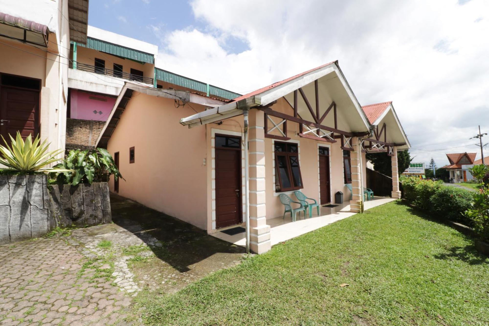 Villa Keluarga Bre Batunanggar Berastagi Kültér fotó